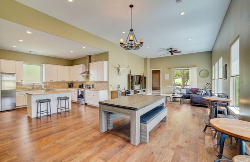 Horseshoe Bay West House | Beautiful escape with private hot tub, game room & washer/dryer