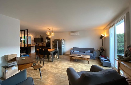 Guilherand-Granges House | Beautiful family home. Air conditioning and heated pool