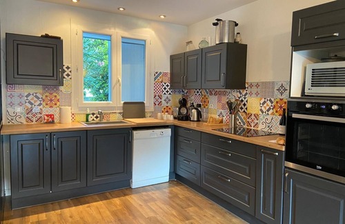 Guilherand-Granges House | Beautiful family home. Air conditioning and heated pool