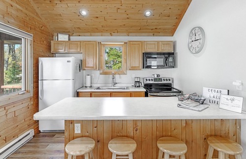 Kiel Cottage | Beautiful Fall Getaway. Lakefront Property ONLY 9.5 miles from Road America !