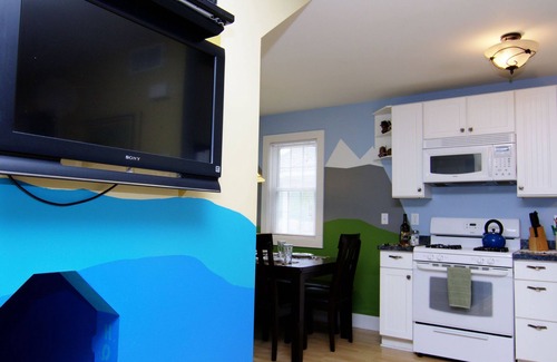 Michigan City House | Beautiful Family Cottage in Beachwalk-Grill-AC-Free Wifi-Kids Haven.