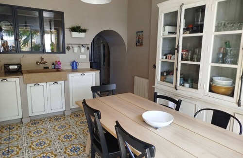 Villalbe House | Beautiful family home with pool