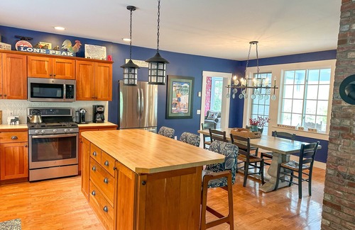 Mad River Valley House | Beautiful Farmhouse Close to Warren Village and Sugarbush Resort