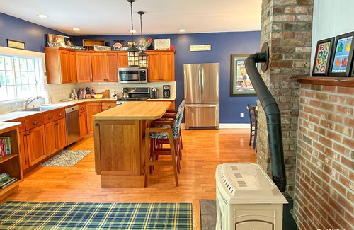 Mad River Valley House | Beautiful Farmhouse Close to Warren Village and Sugarbush Resort