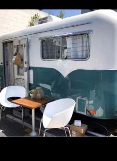 Darnestown House | Beautiful Farmstay Hill Cottage and Tiny Equipped Camper in Maryland