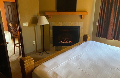 Wisconsin Dells Resort | Beautiful First Floor 3 Bedroom Condo Suite At Chula Vista Resort w/ Water Park