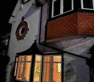 Bray on Thames Apartment | Beautiful flat sleeps 4 in Taplow Maidenhead Near Windsor and Ascot racecourses Near Legoland