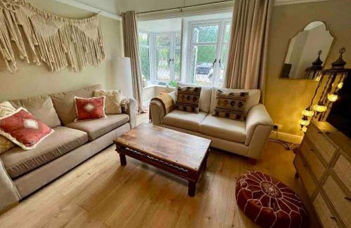 Bray on Thames Apartment | Beautiful flat sleeps 4 in Taplow Maidenhead Near Windsor and Ascot racecourses Near Legoland