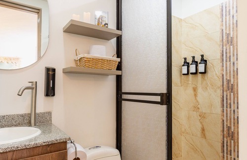 Estadio Apartment | Beautiful fornished ,3 bdrm apt with air-conditioning near stadium.