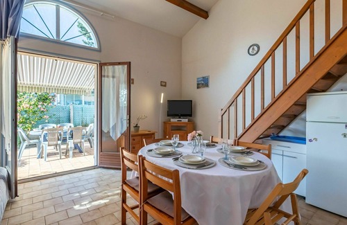 Meschers-sur-Gironde House | Beautiful villa for 5 guests with WIFI, TV, terrace and pets allowed