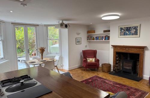 St. George's Apartment | Beautiful Garden Flat with Home Cinema