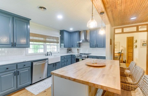 Lenox House | Beautiful Georgia Farmhouse Rental with Patio