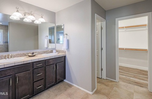 Rovey Farm Estates House | Beautiful Glendale Gem With Room For Everyone!