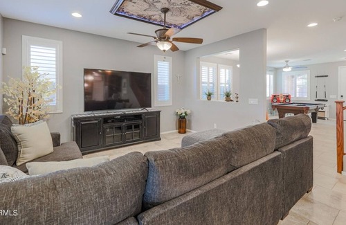 Rovey Farm Estates House | Beautiful Glendale Gem With Room For Everyone!