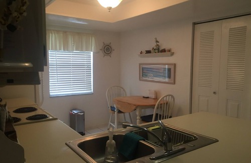 East Lake Woodlands Condo | Beautiful Ground Floor Condo. (2 Bed/2 Bath)