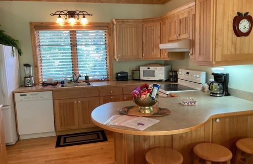 Sapphire House | BEAUTIFUL GUEST HOUSE NEAR THE SMOKEY MOUNTAINS. PROPERY IS FOR VACATION.