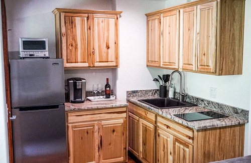 Ashland Apartment | Beautiful Guest Suite with Private Deck Overlooking Forest and Waterfall