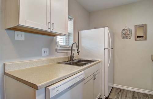 Port Aransas Condo | Beautiful gulf views from this Sea Isle Village condo!