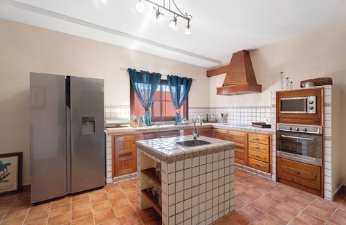 San Miguel de Abona House | Beautiful Home Casa Alberto Santos with Rooftop Terrace, Mountain/Ocean Views & Wi-Fi