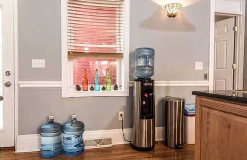 South Side Flats House | Beautiful High-End 4 Bed 3 Bath House, Sleeps 15!