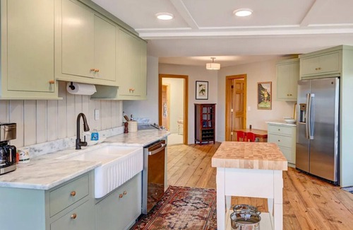 Highlands Cabin | Beautiful Highlands Cabin: Large Game Room, Hot Tub