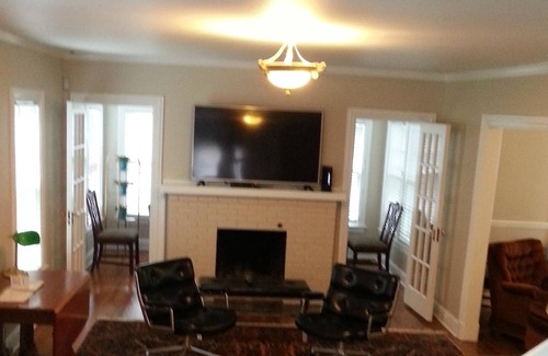 Harters Heights House | Beautiful Historic Home, Walk to Campus and Eddy Street.
