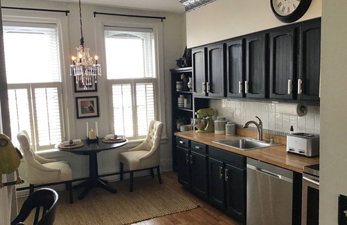 South Main Street Apartment | Beautiful Historic Row House