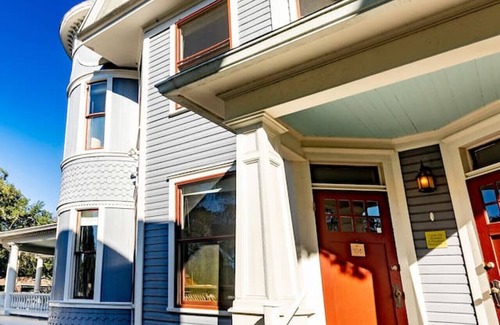 Gainesville Apartment | Beautiful Historic 1 BR Apartment - Walk Downtown