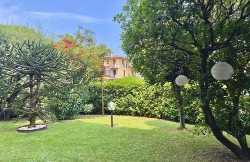 Colombare Apartment | Beautiful Holiday Apartment in Sirmione with Underground Garage