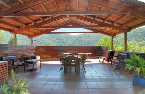Pujarnol House | Beautiful holiday home with mountain views, big pool and close to Banyoles lake