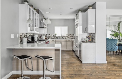 Hollywood Hills Villa | Beautiful Hollywood Hills Villa-Heat Pool, Hollywood Sign Views, Iconic Location