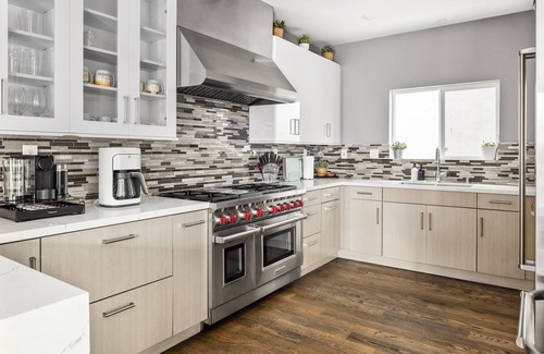 Hollywood Hills Villa | Beautiful Hollywood Hills Villa-Heat Pool, Hollywood Sign Views, Iconic Location