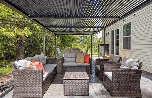 Town of Lloyd House | Beautiful Home - 4BR/2.5BA - Hot tub and Patio - Minutes from New Paltz