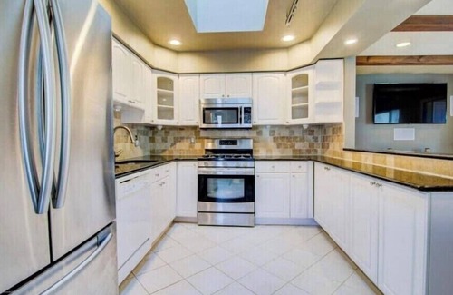 Long Branch House | Beautiful home close to the beach with hot tub