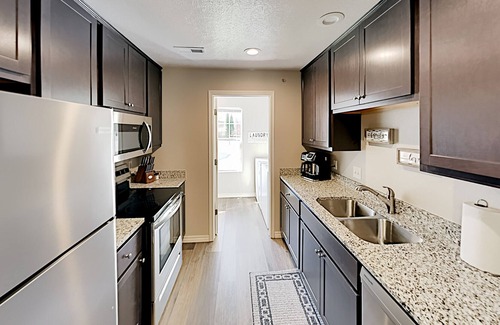 Branson Condo | Beautiful Home Close to the Branson Strip w/Shared Pool, Free WiFi, Private W/D