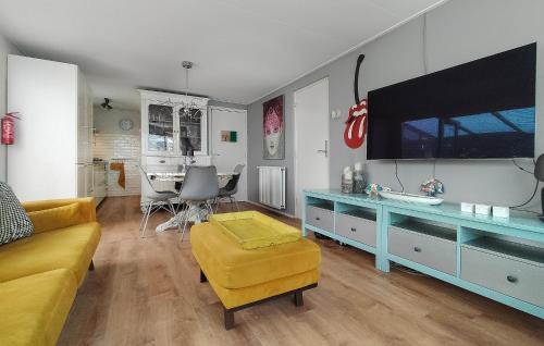 Baarland House | Beautiful Home In Baarland With Wifi