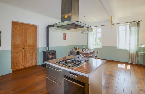 Die House | Beautiful home in Die