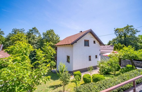 Generalski Stol House | Beautiful home in Duga Resa with WiFi