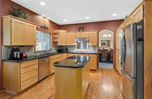 Mead House | Beautiful Home in Higher End Neighborhood Quiet Location