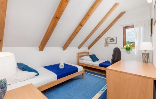 Lovinac House | Beautiful Home In Lovinac With Sauna