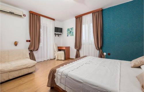 Metajna House | Beautiful Home In Metajna With Wifi
