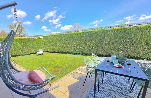 Heinkenszand House | Beautiful home in Heinkenszand with WiFi