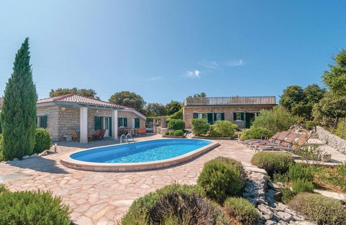 Praznica House | Beautiful home in Praznica