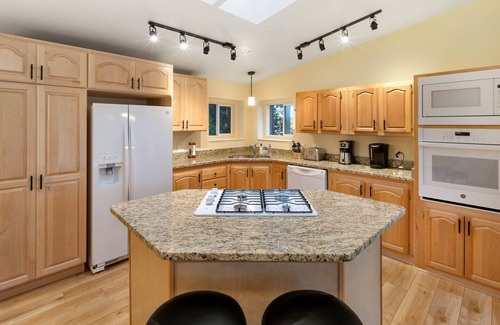 Roche Harbor House | Beautiful Home near Roche Harbor! (QPR)