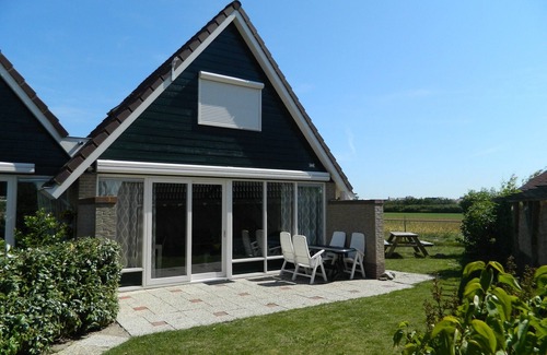 Julianadorp House | Beautiful home near the beach