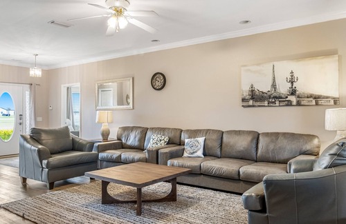 Foley House | Beautiful home that has it all for large families & or groups! Outside games, grill, pool and spa!