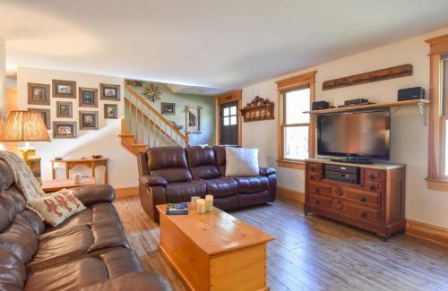 South Chatham House | Beautiful Home w Artistic Flair