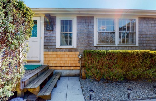 East Orleans Cottage | Beautiful home with ocean-view, patio, grill, W/D, & close to Nauset Beach