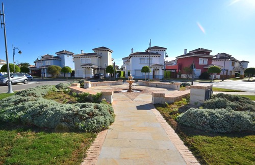 Torre-Pacheco Villa | Beautiful homely Villa with Pool, air con and Wi-Fi on Mar Menor Golf Resort.