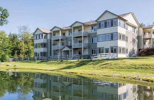 Jeffersonville House | Beautiful hotel in Vermont Smugglers Notch 1BD near Disc Golf Center